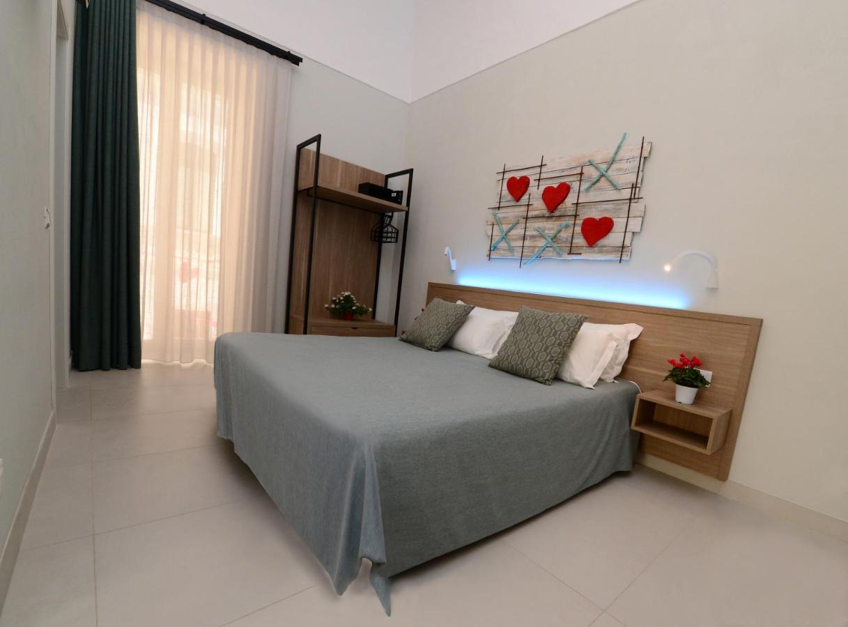 Dimora Del Cuore Guest House In Centro В'єсте Екстер'єр фото